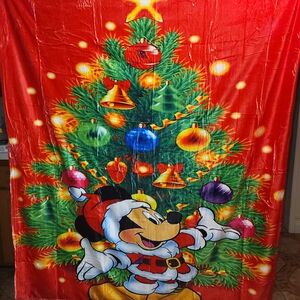 Festive Christmas Blanket with Mickey Mouse